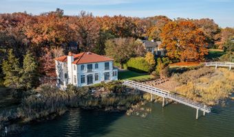 12 Runkenhage Rd, Darien, CT 06820