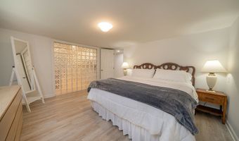 133 Linden Ave Apt B, Branford, CT 06405