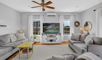 40 Hillview Dr, Bangor, ME 04401