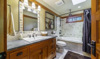 99 Granite St, Ashland, OR 97520