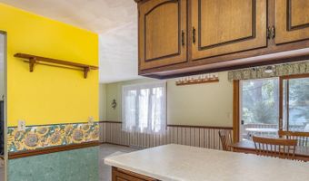 3323 N MORRISON St, Appleton, WI 54911