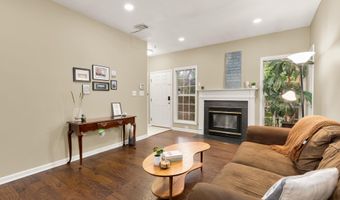 2356 GARNETT Dr 1, Alexandria, VA 22311