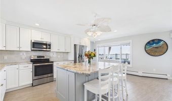 72 Marine Dr, Narragansett, RI 02882