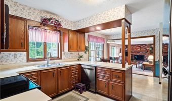 6333 Juniper Dr, Amherst, OH 44001