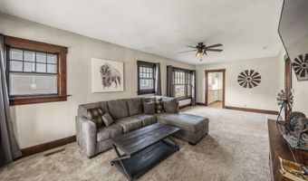 425 N 9th St, Adel, IA 50003
