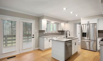 7474 Oakland Hills Dr, Indianapolis, IN 46236