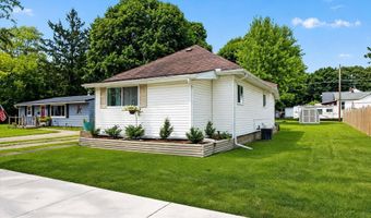 1215 Rosedale St, Alma, MI 48801