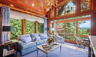 224 Chestnut Trl, Banner Elk, NC 28604