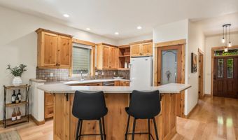 60836 Yellow Leaf St, Bend, OR 97702