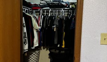 529 Meadows Edge Ln, Indianapolis, IN 46217