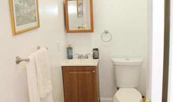 7 Grove St, Auburn, ME 04210