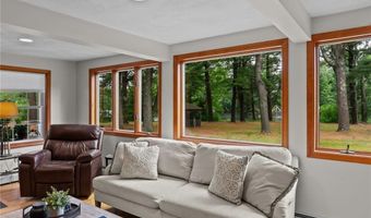 95 Lakehurst Dr, Coventry, RI 02816