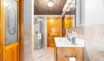 1502 Essex St, Bangor, ME 04401