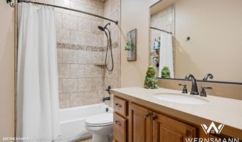 5233 Henning Loop, Casper, WY 82609