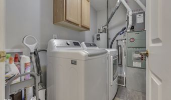 841 Country Ln, Indianapolis, IN 46217