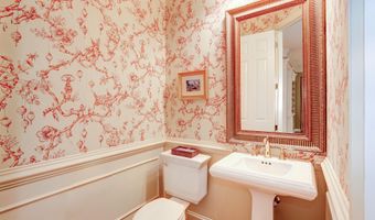 7927 SANDALFOOT Dr, Potomac, MD 20854