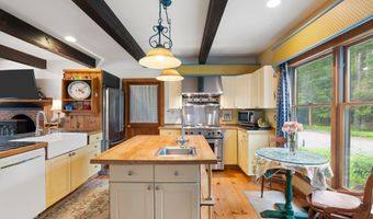 104 Juniper Ridge Rd, Brattleboro, VT 05301