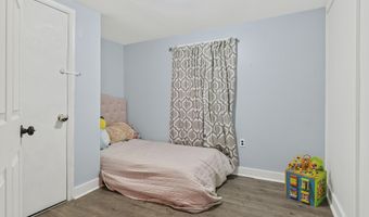 748 Riverside Dr, Augusta, ME 04330