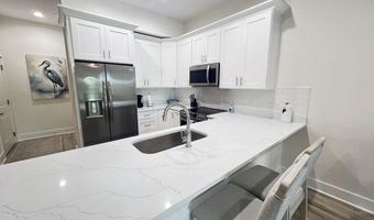 124 Court St 303, Bay St. Louis, MS 39520