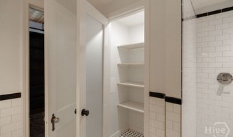 585 White Cir 504, Athens, GA 30605