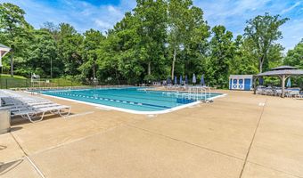 6301 EDSALL Rd 122, Alexandria, VA 22312