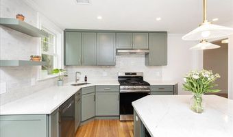 247 Hale St 2, Beverly, MA 01915