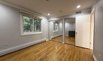 1253 Island Dr 102, Ann Arbor, MI 48105