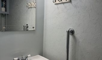 639 W Banta Rd, Indianapolis, IN 46217