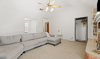 813 E 2nd St, Weatherford, TX 76086