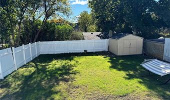 46 Mount Hope Ave, Bristol, RI 02809