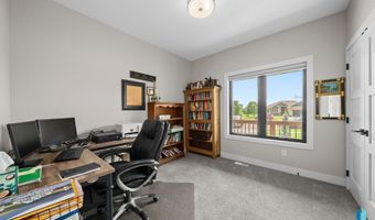 2820 E Daybreak Cir, Brandon, SD 57005