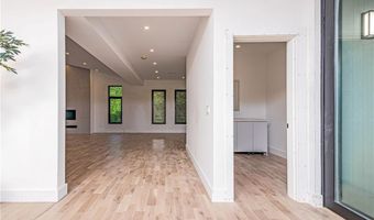 19 Castle Rd, Narragansett, RI 02882