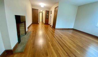 1093 N Main St, Akron, OH 44310