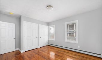 35 Central St, Lincoln, RI 02838