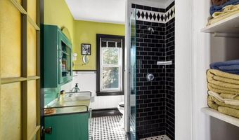 48 Wollaston St, Cranston, RI 02910