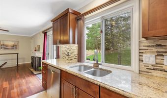 269 Braeshire Dr, Ballwin, MO 63021