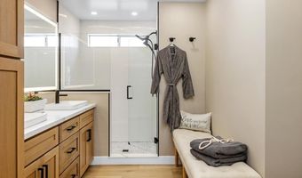 7226 San Bartolo St 204, Carlsbad, CA 92011