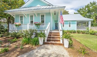 121 14th St, Apalachicola, FL 32320
