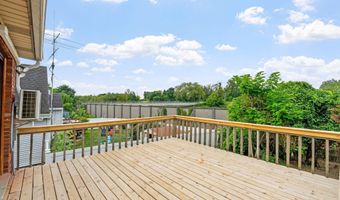 7 Hemlock Ln, Albany, NY 12208