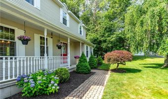33 Oak Hill Dr, Johnston, RI 02919