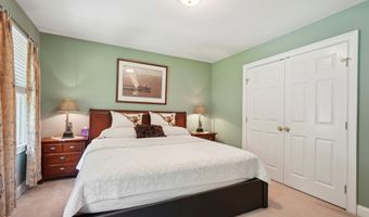 2 Logans Way, Danbury, CT 06811