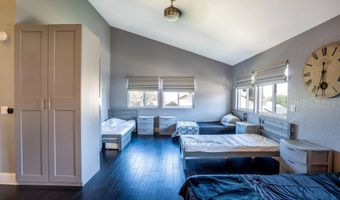 1116 Circle Dr, Escondido, CA 92025