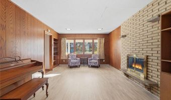 1823 Gramsie Rd, Arden Hills, MN 55112