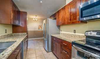 6 Hillview Cir, Asheville, NC 28805