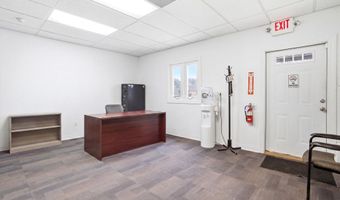 8 Chestnut Dr, Bedford, NH 03110