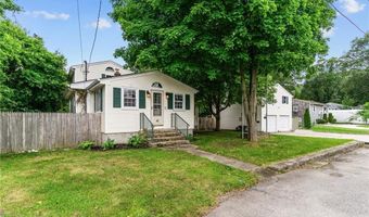 16 Spectacle Ave, Warwick, RI 02888