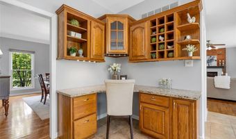821 Heatherhaven Dr, Ballwin, MO 63011