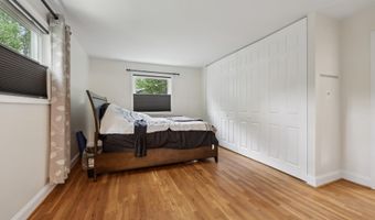4907 CHANTICLEER Ave, Annandale, VA 22003