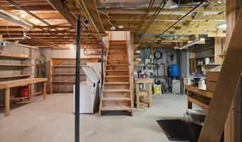 405 Old W Rd, Arlington, VT 05250