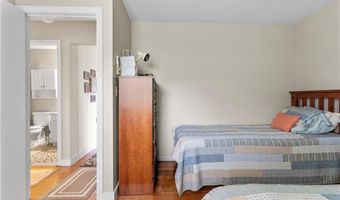 30 Sweet Meadow Ct 15, Narragansett, RI 02882